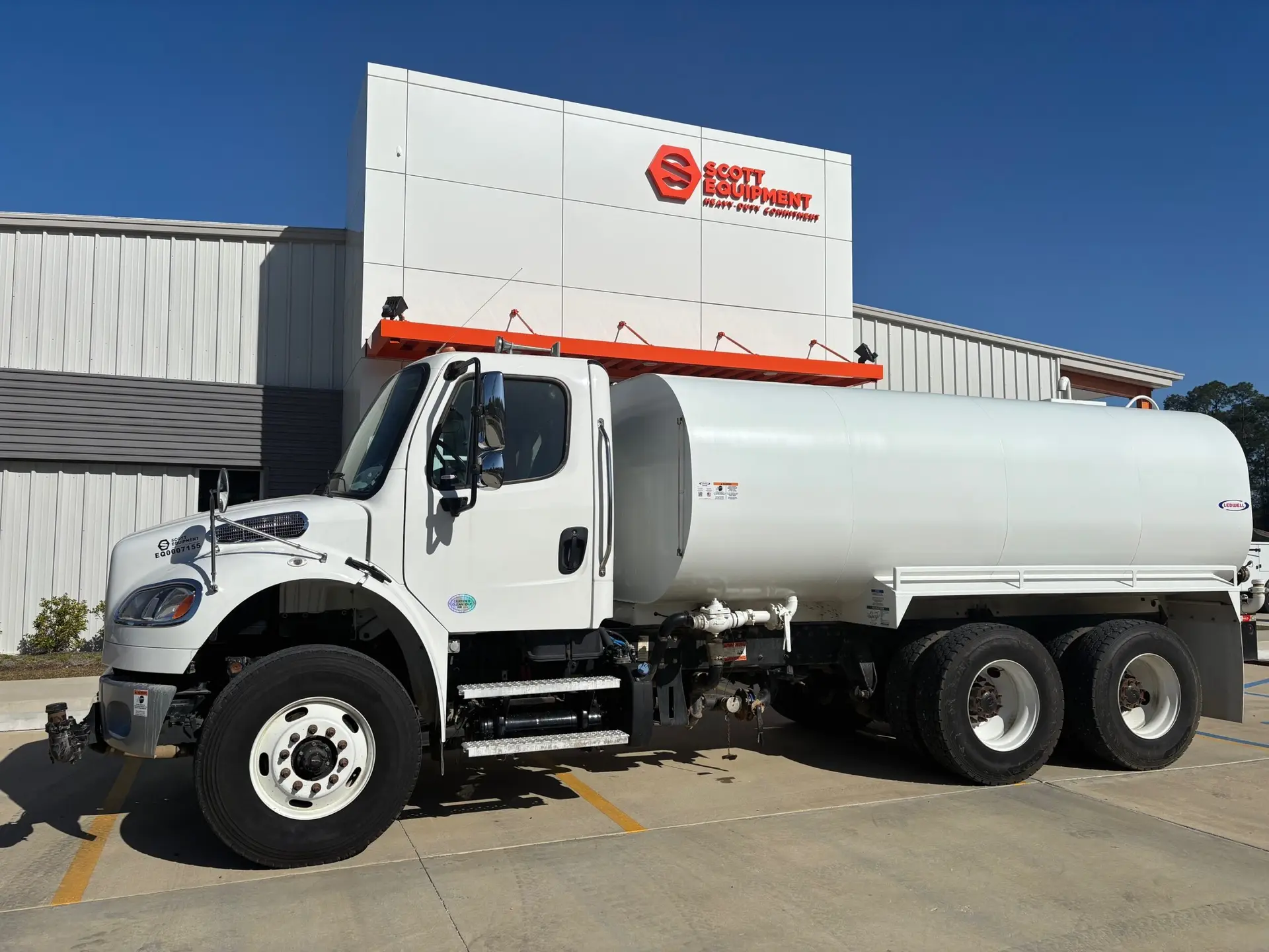 water-truck Water Trucks - Image 1